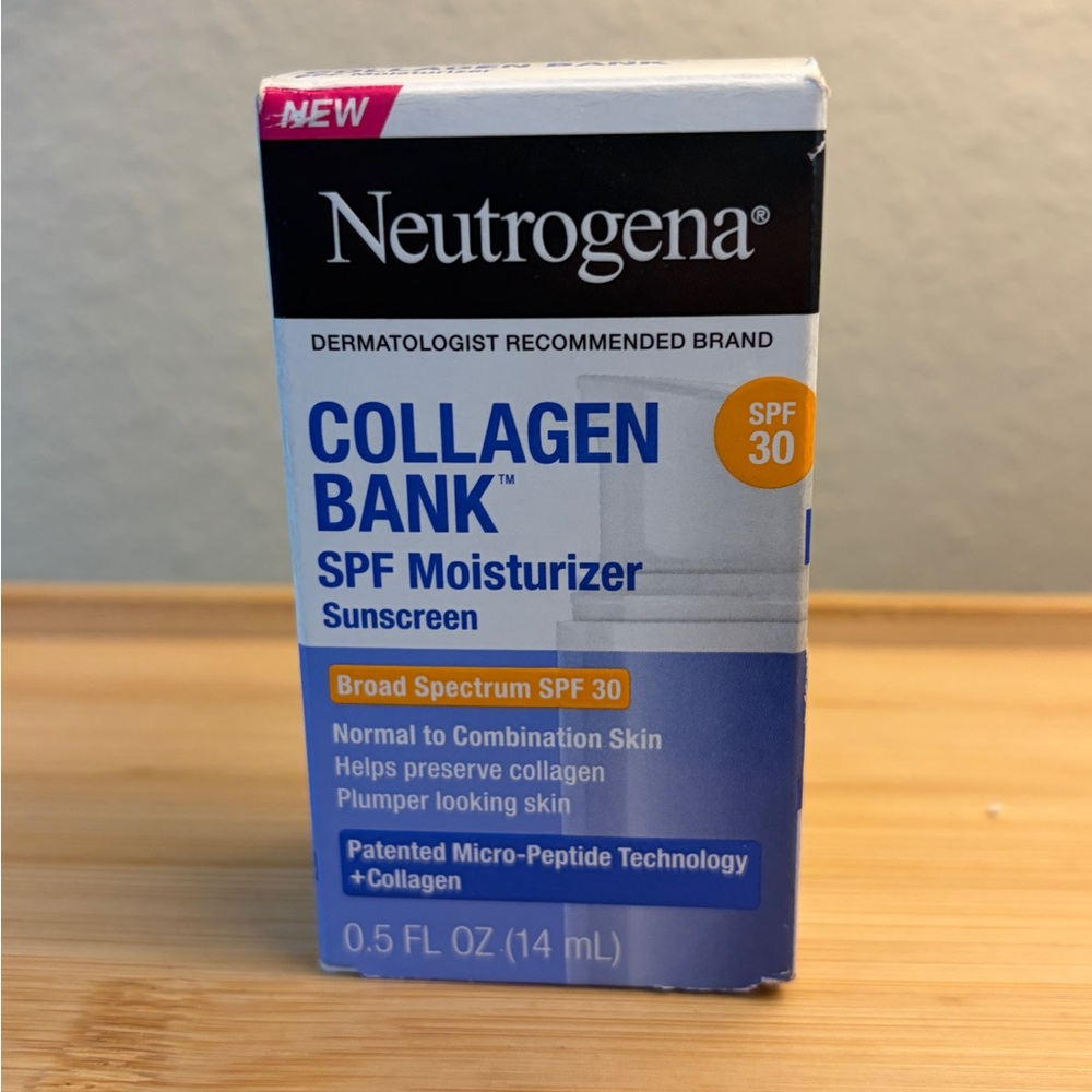 Neutrogena Collagen Bank SPF Moisturizer - Blue and White